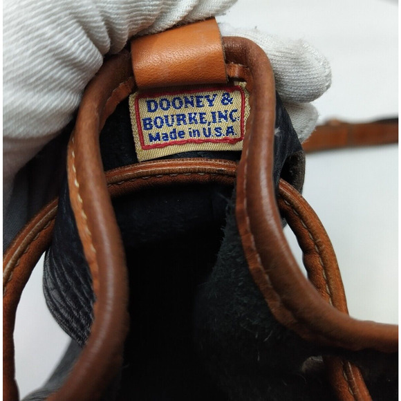 Dooney & Bourke Black Pebbled Leather Drawstring Buckle Shoulder Bag - Vintage - Picture 10 of 14